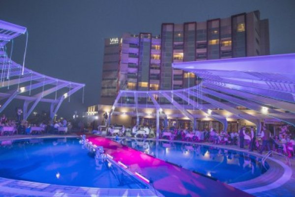 Hotelul lui „Nea Marin” din Mamaia, unde dai 5.000 de lei pe noapte, AMENDAT de OPC!